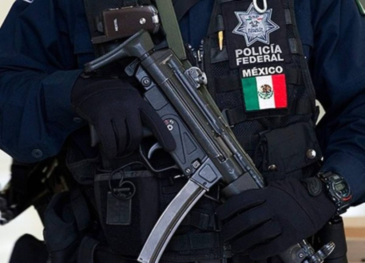 México: Policías que obligaron a dos hombres a besarse, fueron suspendidos