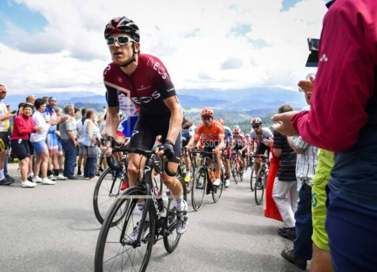 Campeón del Tour de Francia sufre caída en carrera