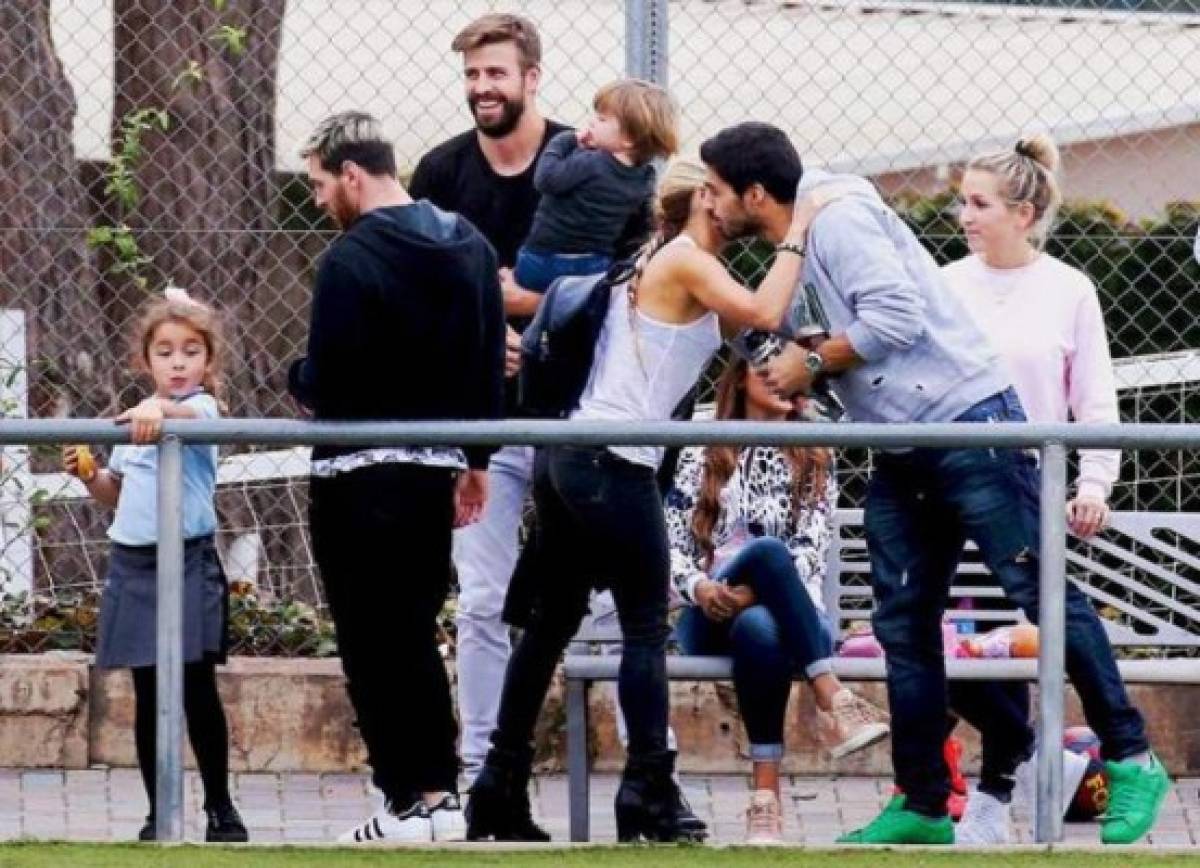 El entrenamiento fue presenciado por las familias de Piqué, messi y Suaréz. (Foto: Infobae.com)