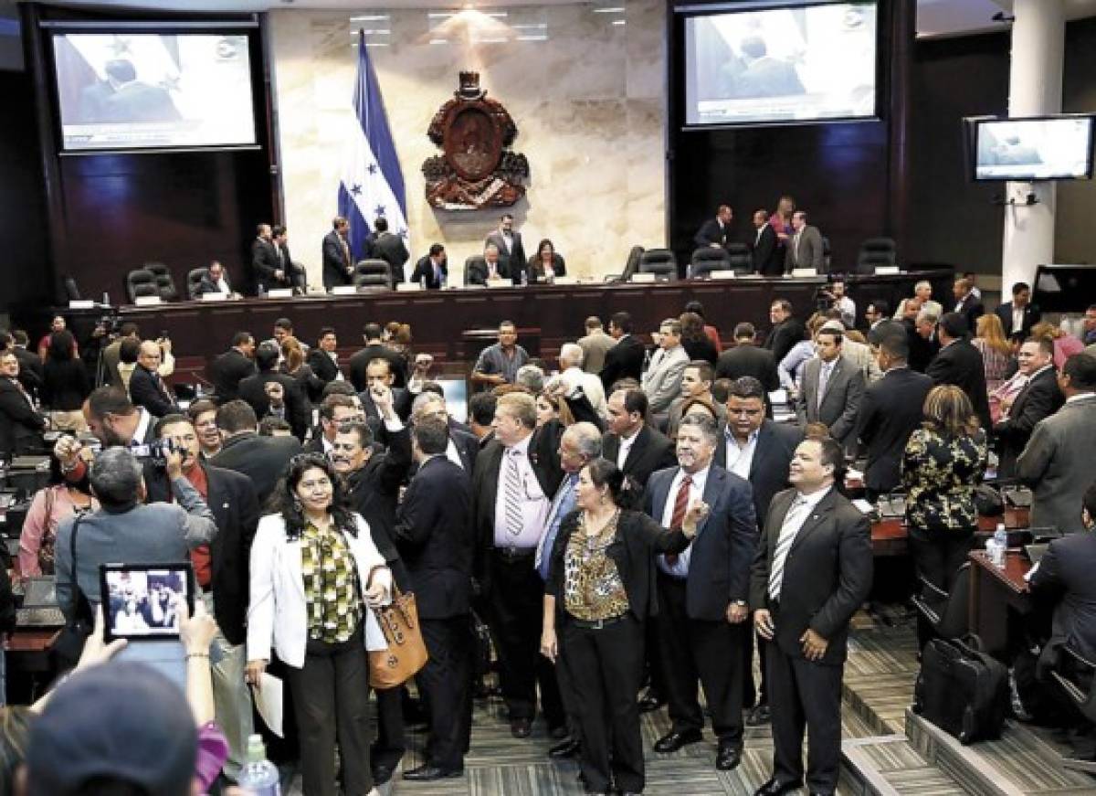 Abrumadora mayoría elige a Roberto Herrera como titular del Conadeh