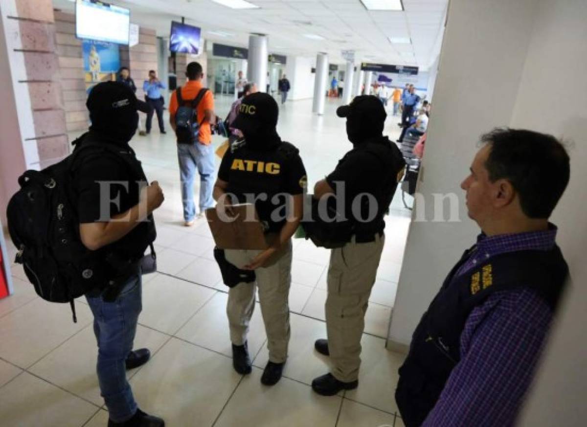 Atic busca al hijo del subcomisionado Jorge Barralaga luego que burlara alerta e ingresara a Honduras