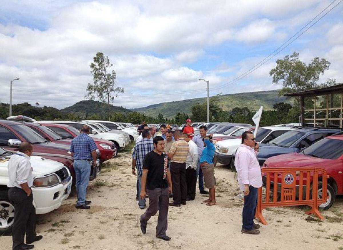 Honduras: Inicia exhibición de carros de lujo