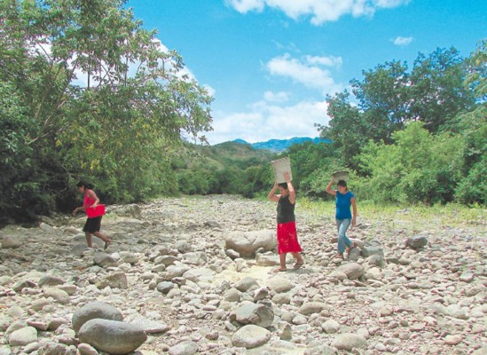 Comisión interviene sitios afectados por la sequía