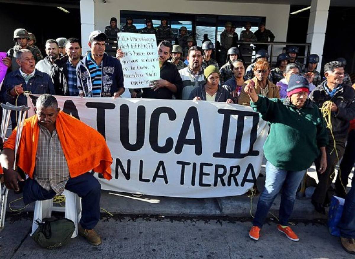 Pobladores de Patuca protestan ante ENEE