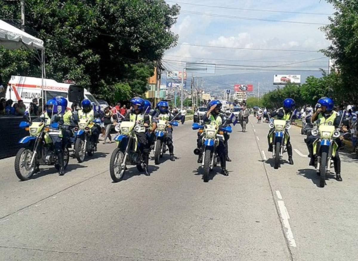Con desfile de carrozas, gobierno de Honduras inaugura Mes Patrio