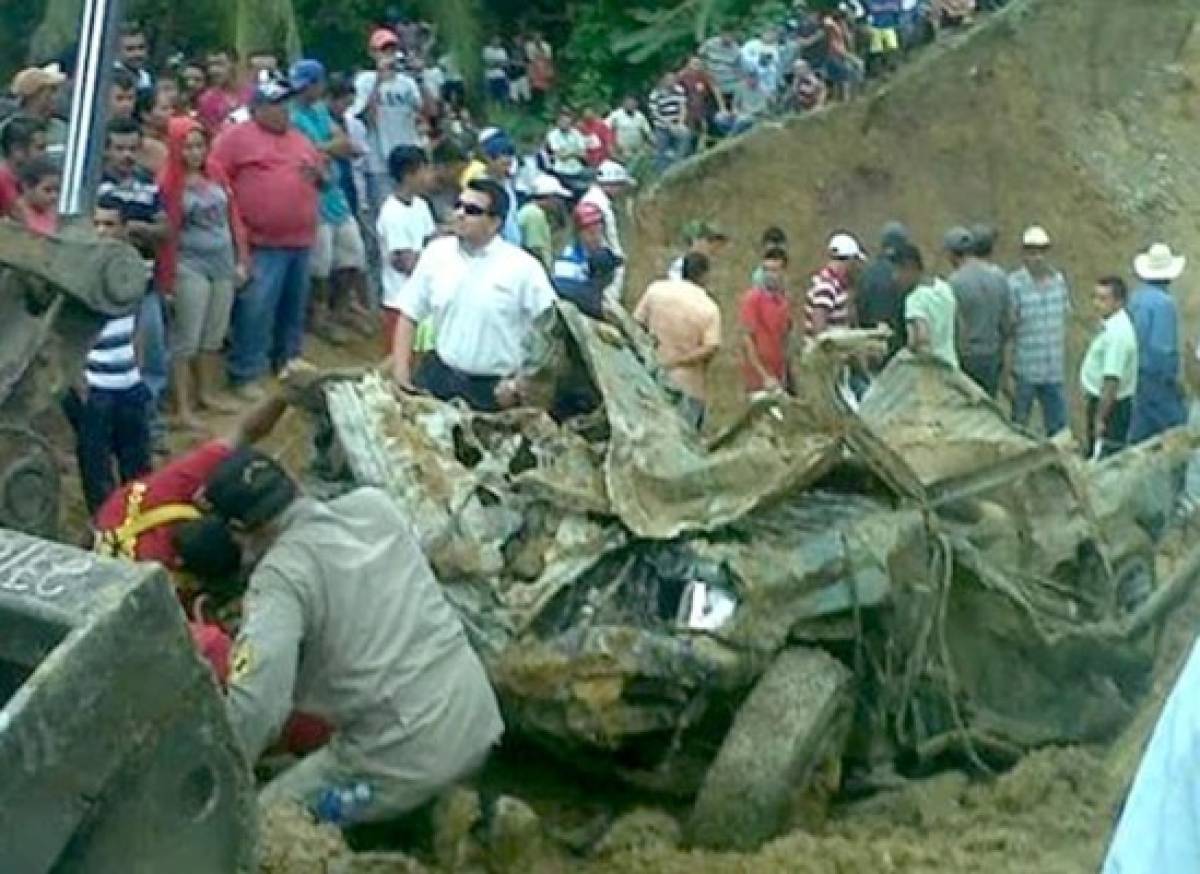 Honduras: Hallan carro que cayó a hondonada, pero no a sus ocupantes