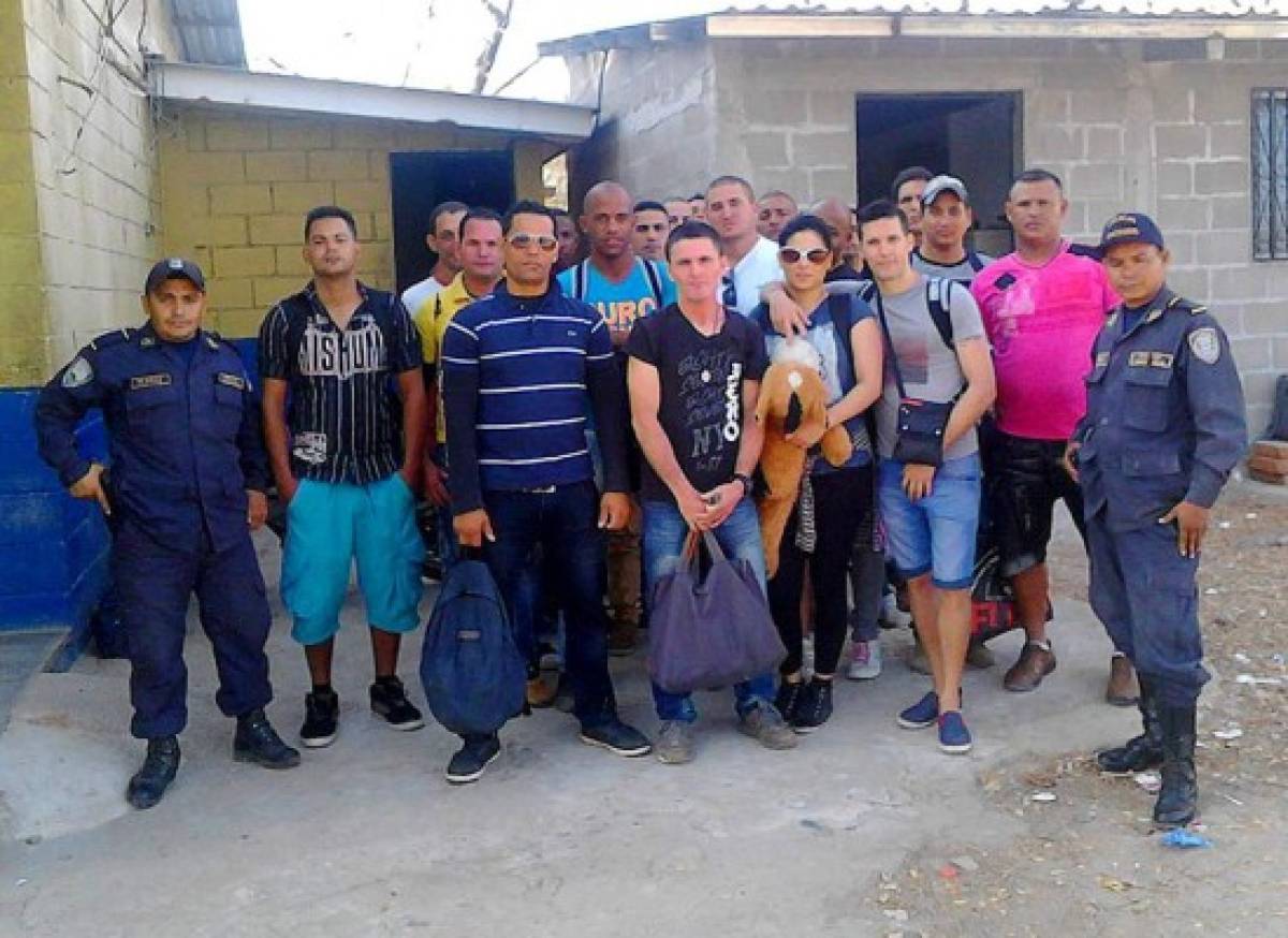Detienen a 21 cubanos en el sur de Honduras