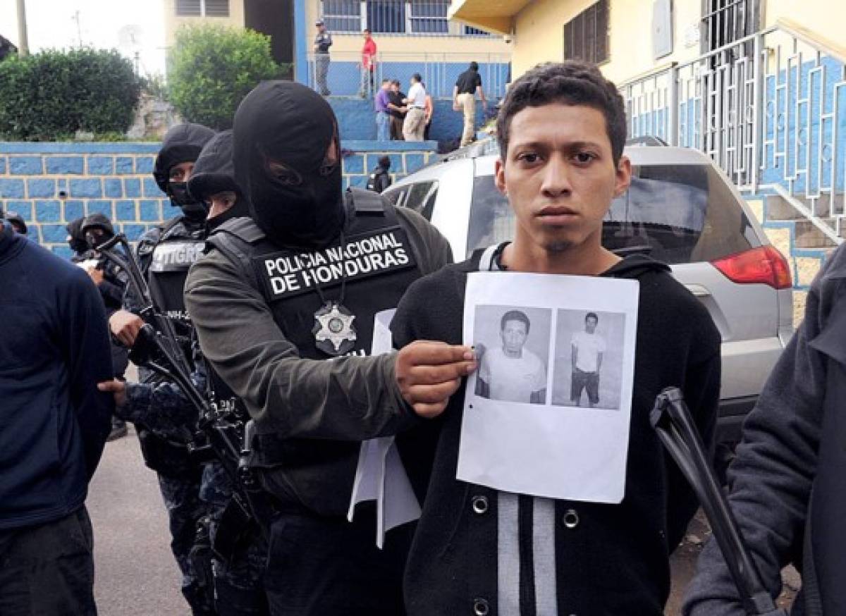 Tegucigalpa: Detienen a 15 personas en posesión de indumentaria policial