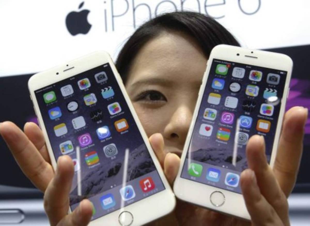 Beneficio neto trimestral de Apple subió 33% por ventas de iPhone