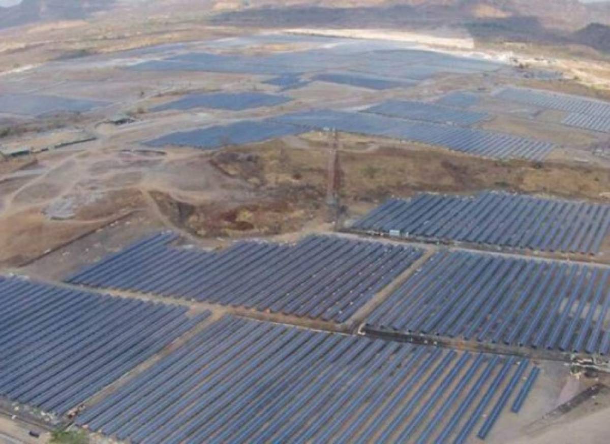 Deuda con plantas solares aumenta a más de 2 mil millones de lempiras