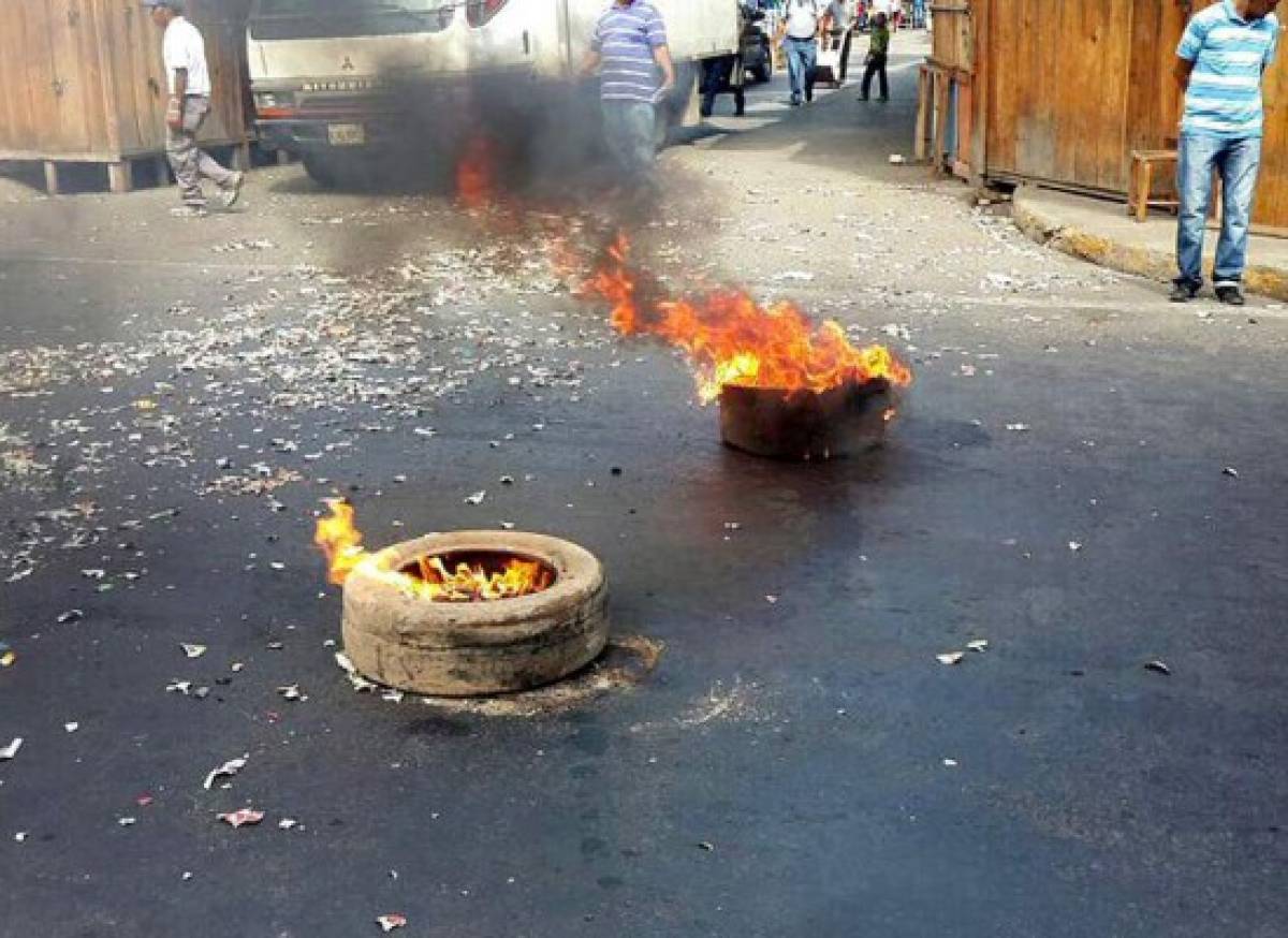 Importadores realizan protesta en Comayagüela por alza a impuestos