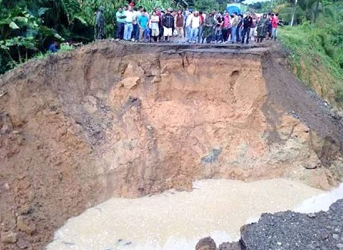 Honduras: Hallan carro que cayó a hondonada, pero no a sus ocupantes