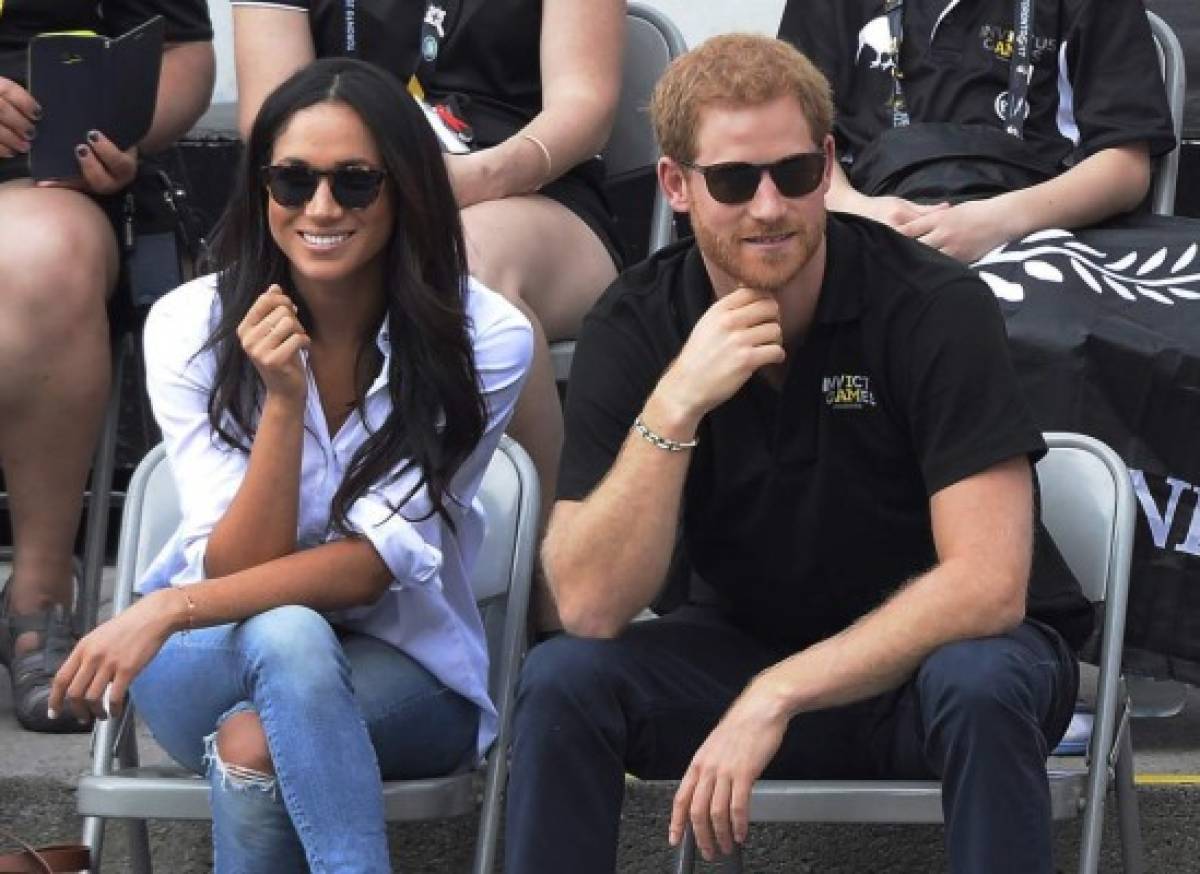 Príncipe Harry y Meghan Markle se muestran en público por primera vez