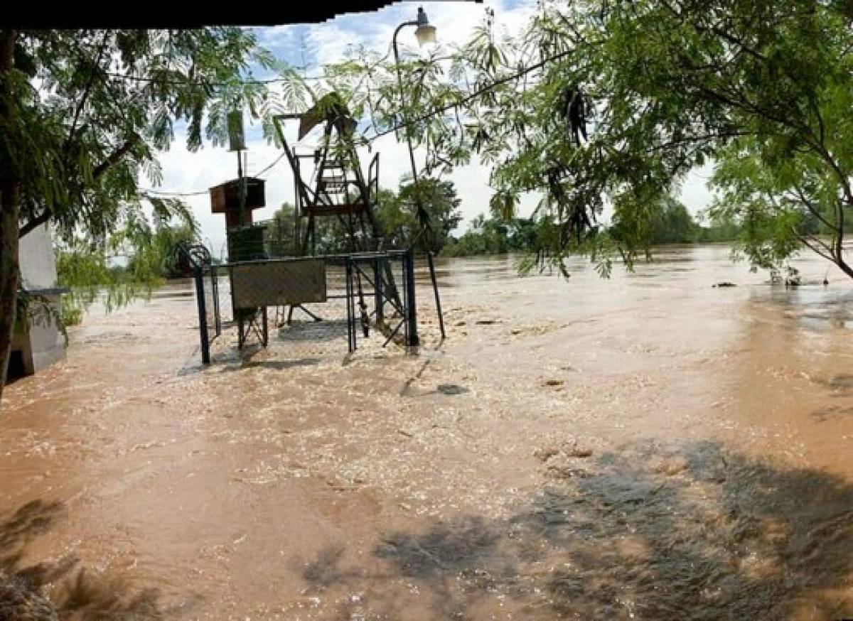 Lluvias dejan dos muertos y más de tres mil incomunicados en Honduras