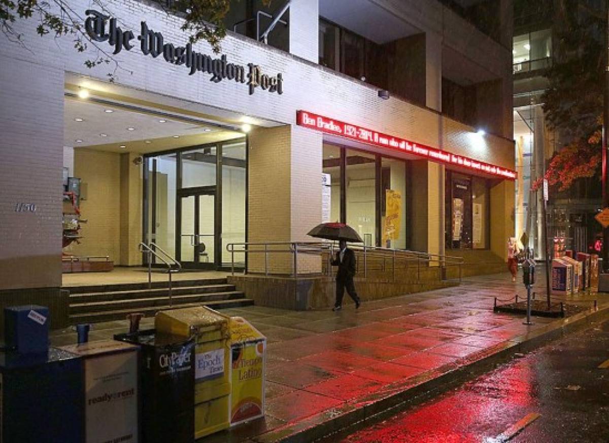 Murió exeditor del Washington Post Ben Bradlee que cobró fama por Watergate