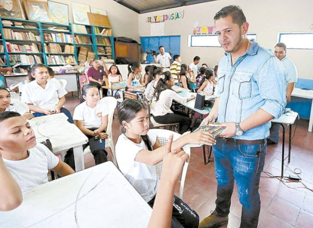 Emocionante regreso de escuelas Amigables