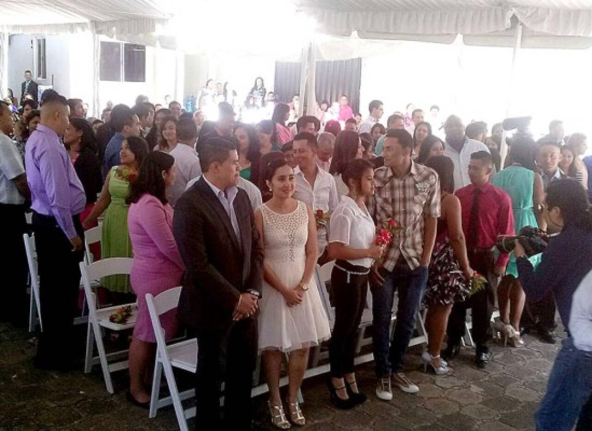 Tegucigalpa: 72 parejas se unen en matrimonio
