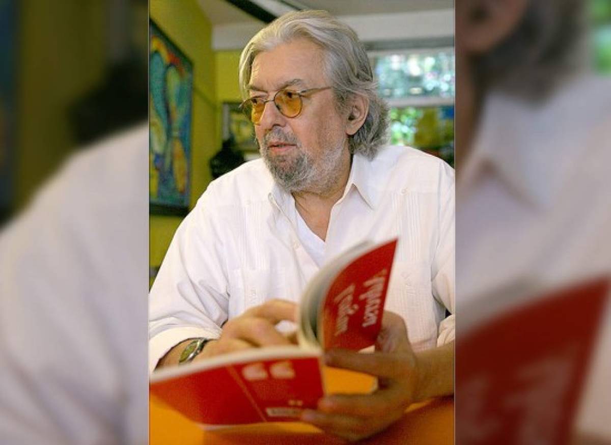 Muere escritor hondureño Rigoberto Paredes