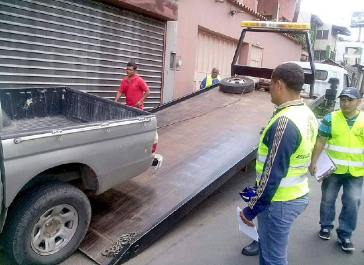 Intensifican operativos de grúas en Tegucigalpa