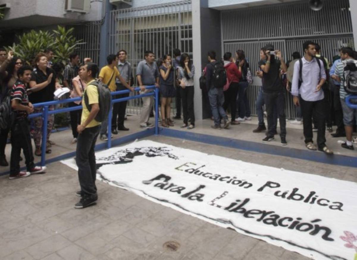 'Encerrona” a las autoridades en la ciudad universitaria