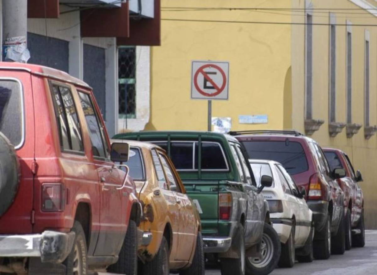 Decomisarán autos sin sus placas listas