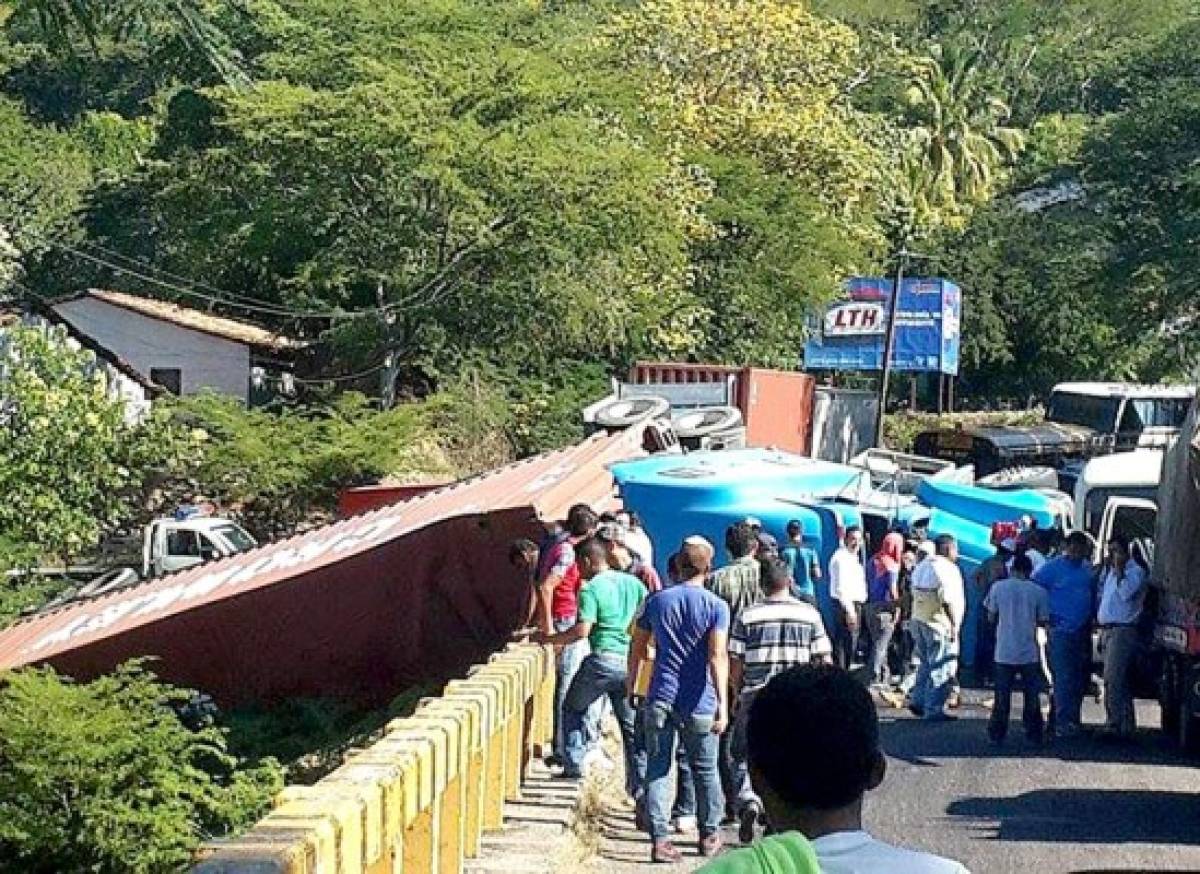 Incomunicados Choluteca y capital de Honduras por accidente de rastra