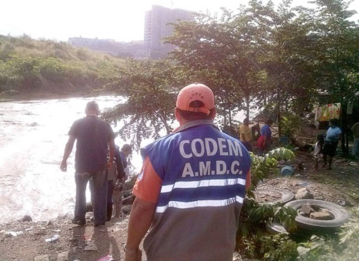 Capital de Honduras en alerta por desbordamiento de río Choluteca