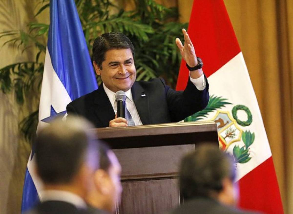 'Honduras les espera', dice en Perú presidente Juan Orlando Hernández