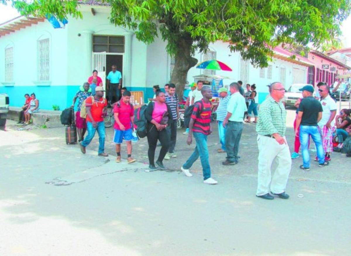 Masivo ingreso de cubanos por el sur