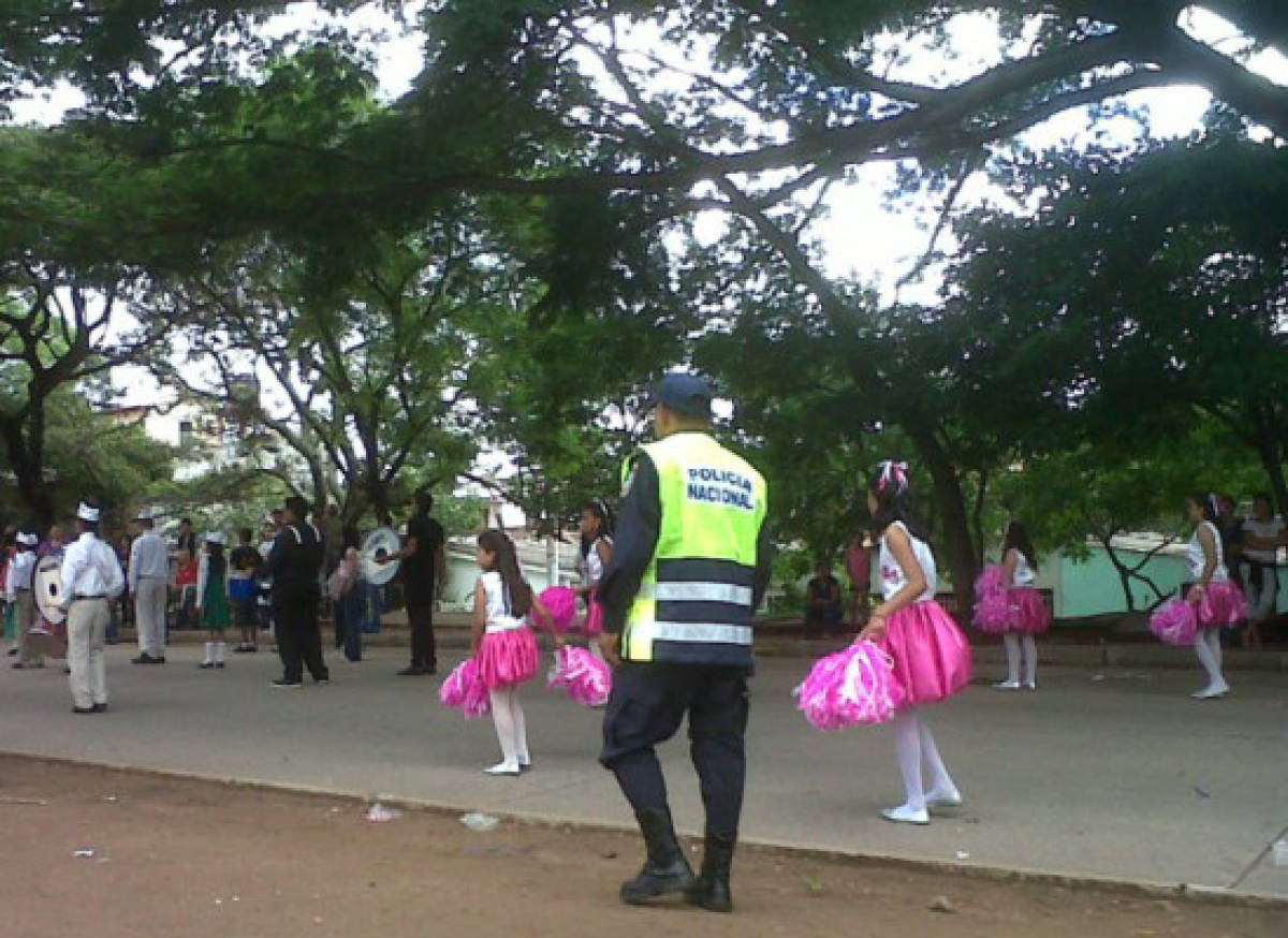 Escolares celebran Independencia en Honduras