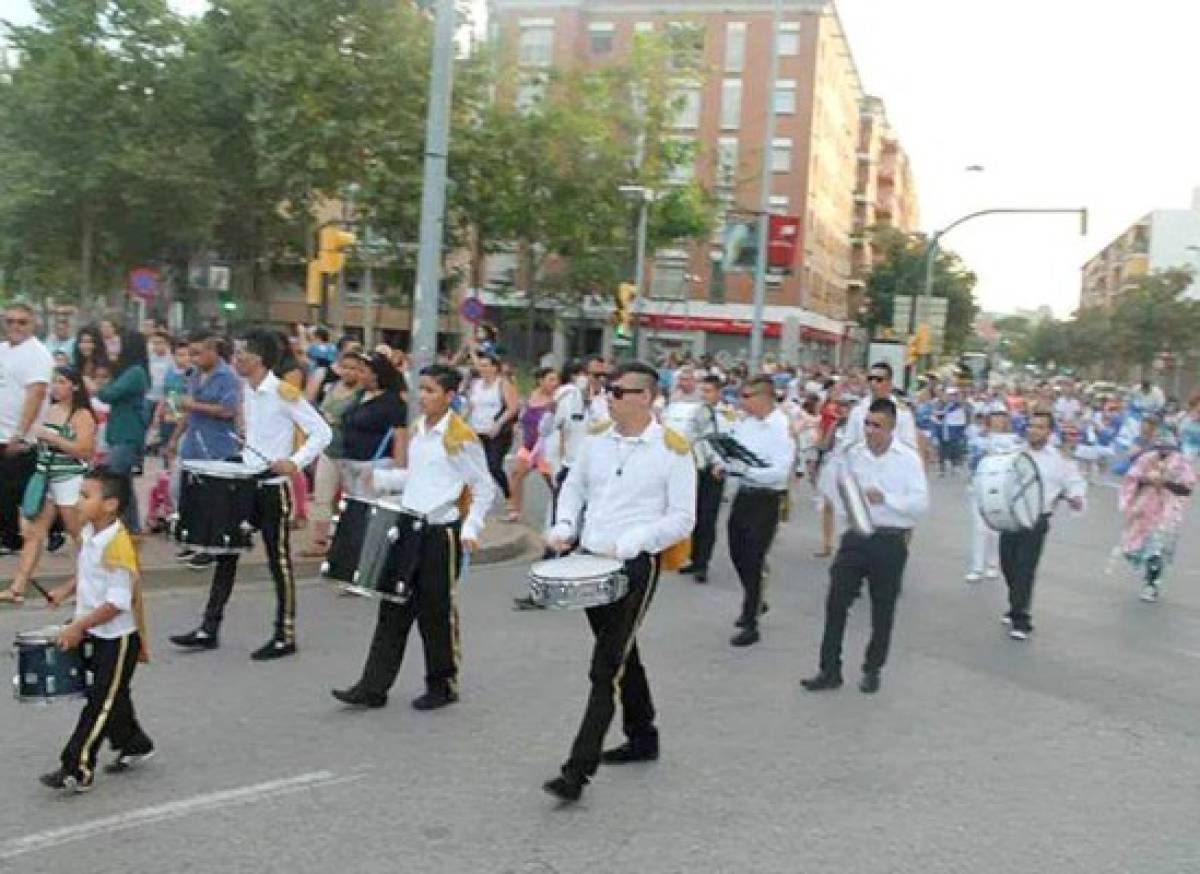 Histórico desfile de hondureños en Girona