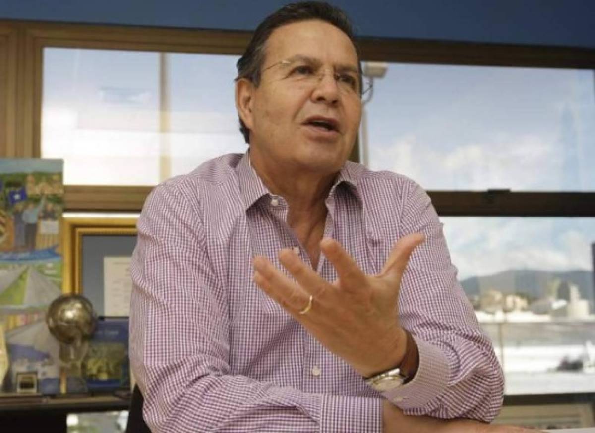 Rafael Callejas completa fianza con bienes prestados por 'amigos'  