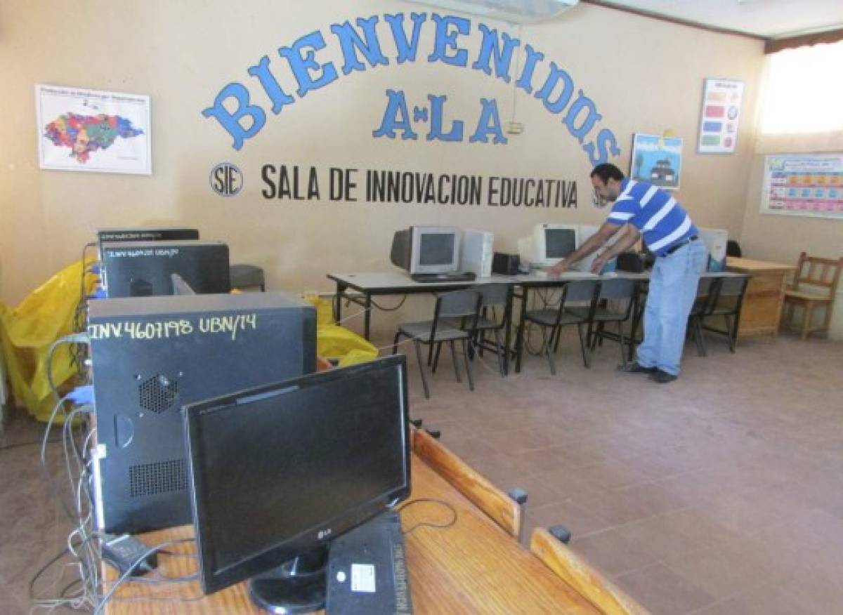 Denuncian el cierre de aulas de informática