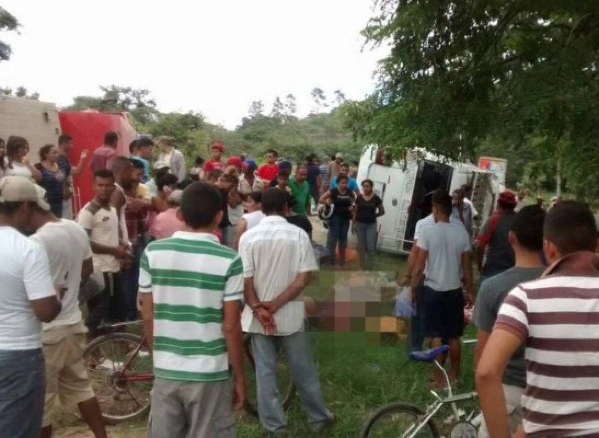 Suman 17 los fallecidos en accidente vial en la zona norte de Honduras