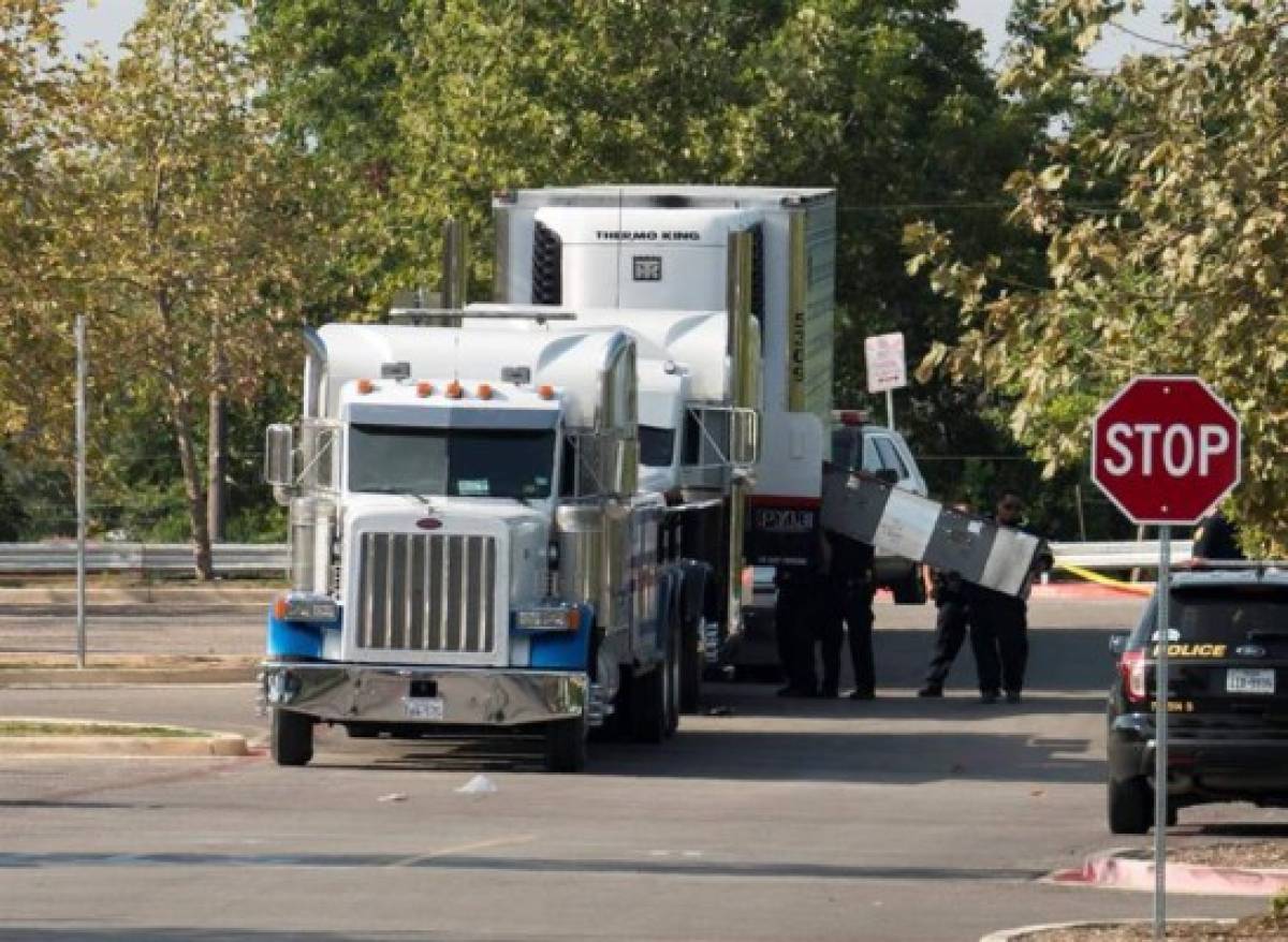 Identifican a siete mexicanos entre muertos en camión en EEUU  