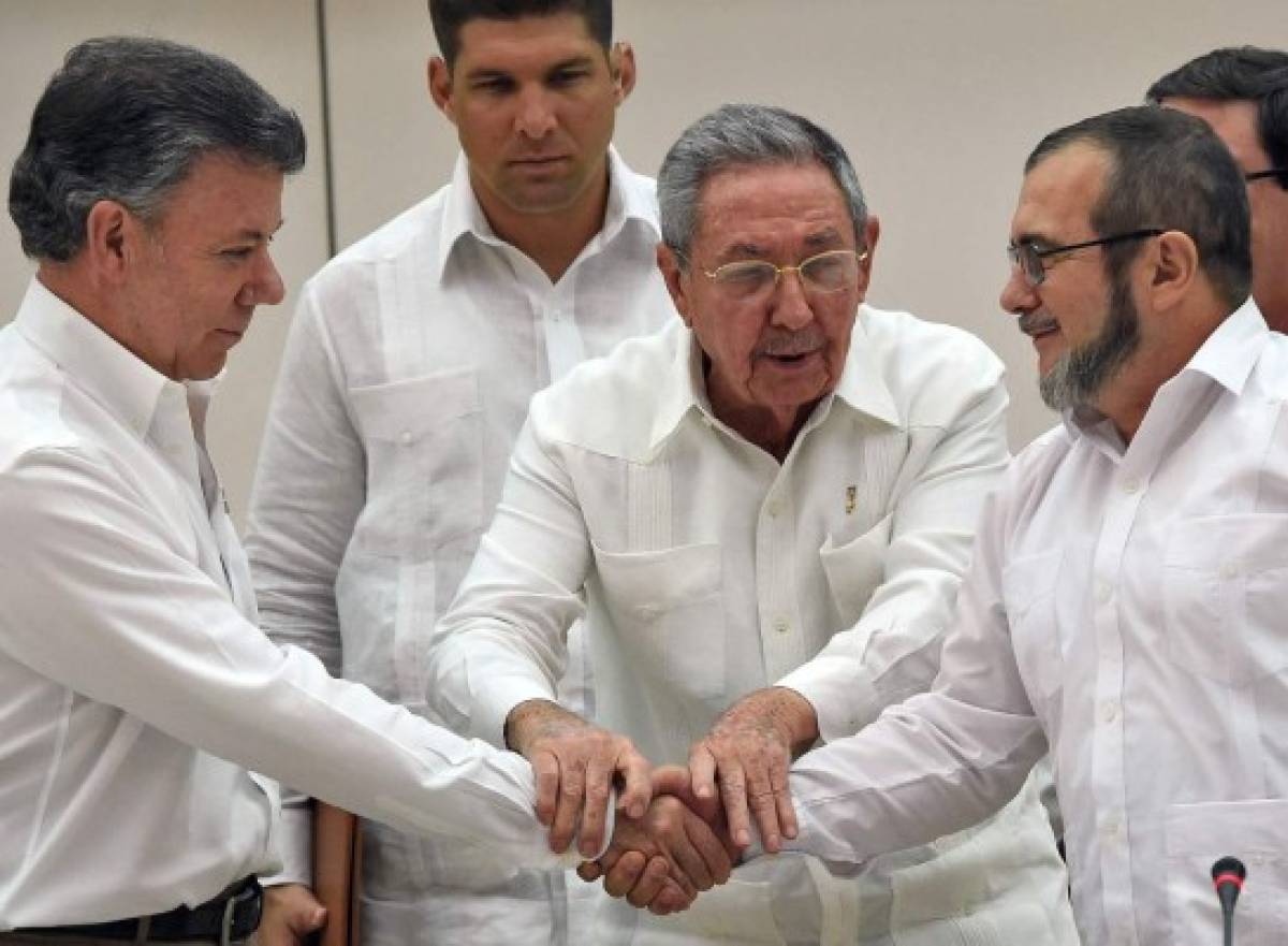 Gobierno colombiano y FARC firman histórico cese del fuego  