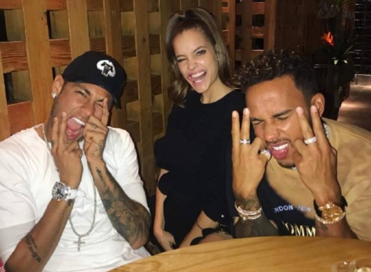 Neymar pasó la noche con la supermodelo húngara Barbara Palvin