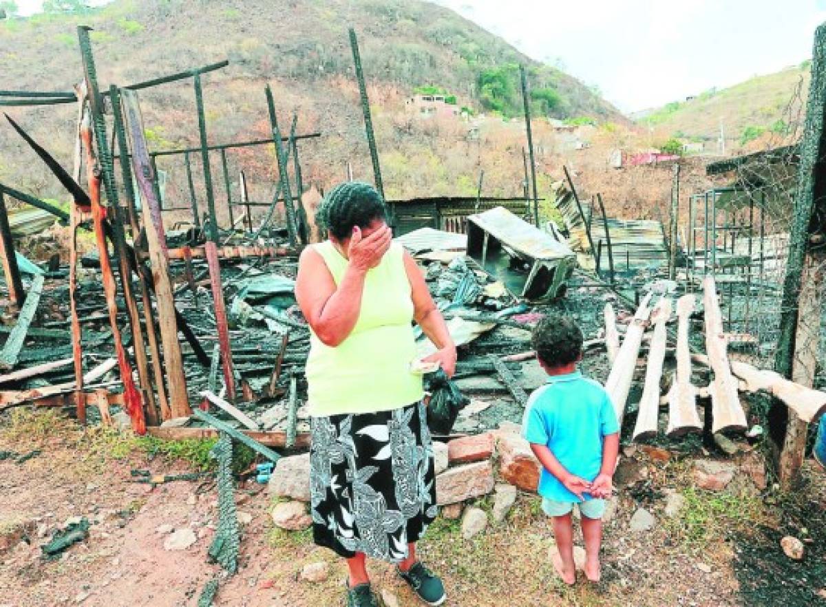 Enésimo incendio en la capital... cuatro familias quedan en la calle