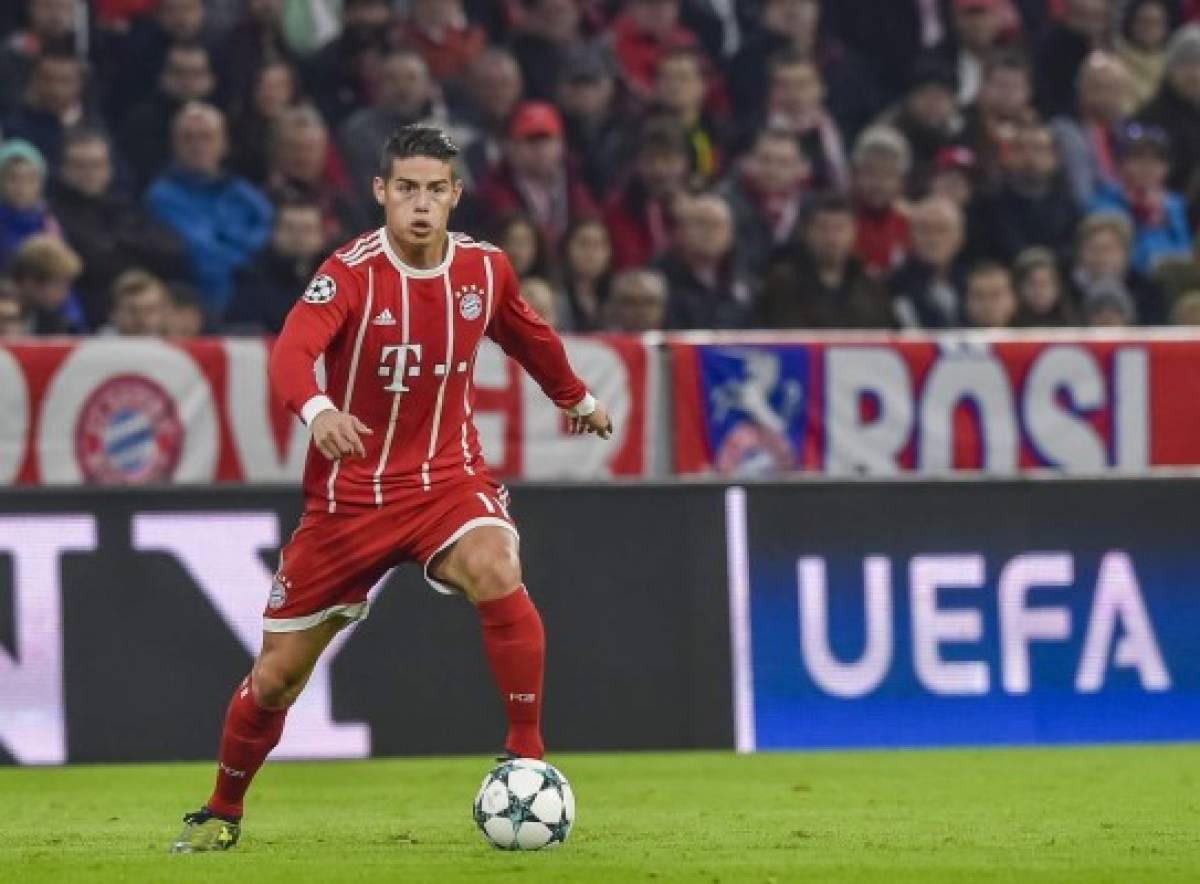 James Rodríguez se viste de bávaro para la fiesta de la cerveza en el Bayern Munich