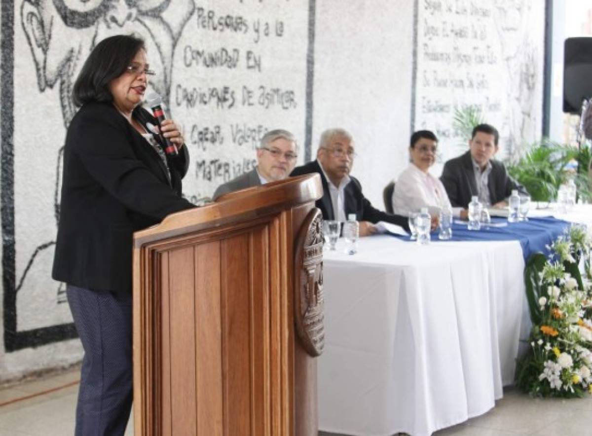 Giovanni Rodríguez ganó premio de novela