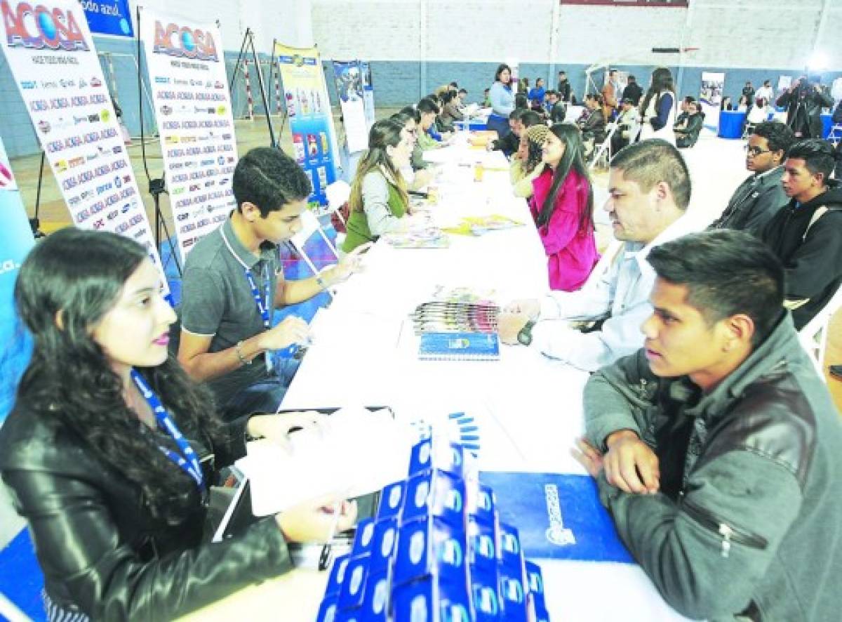 Con éxito culminó feria de empleo