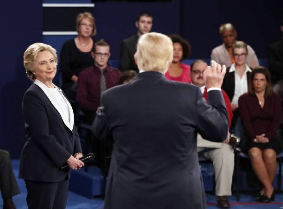 90 minutos de debate: Clinton y Trump cruzan cargos e insultos