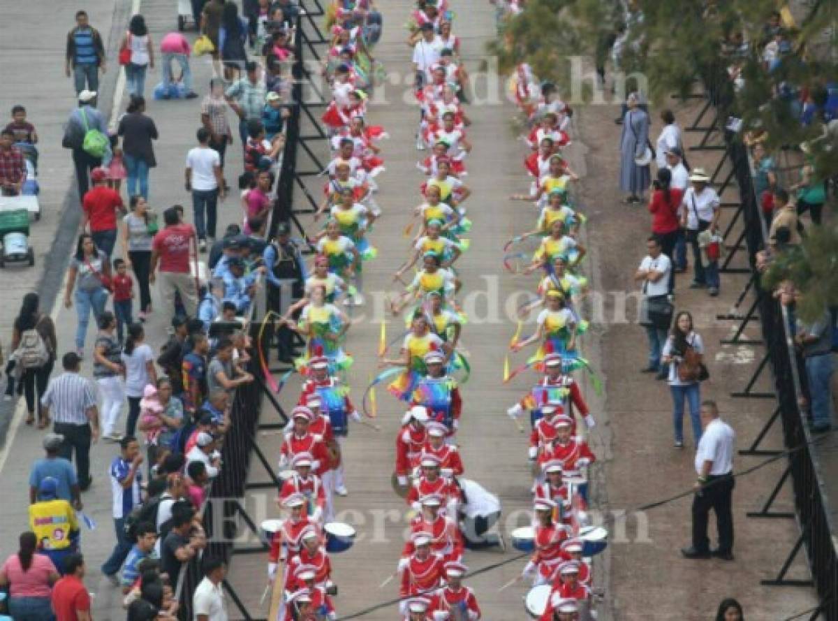 Honduras celebra a lo grande 195 aniversario de independencia patria con coloridos desfiles