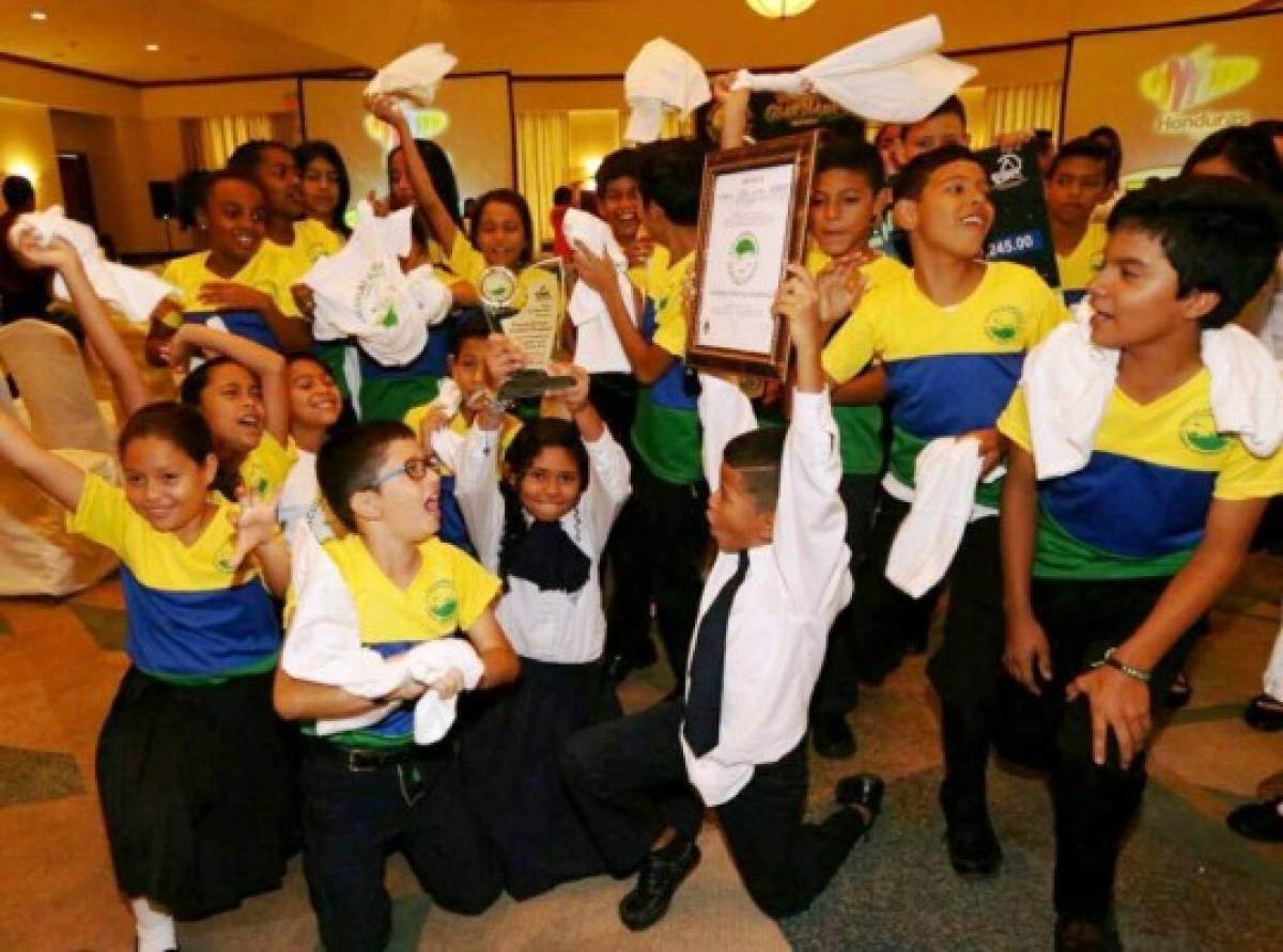 Escuela Esteban Mendoza gana primer lugar en Escuelas Amigables con el Ambiente