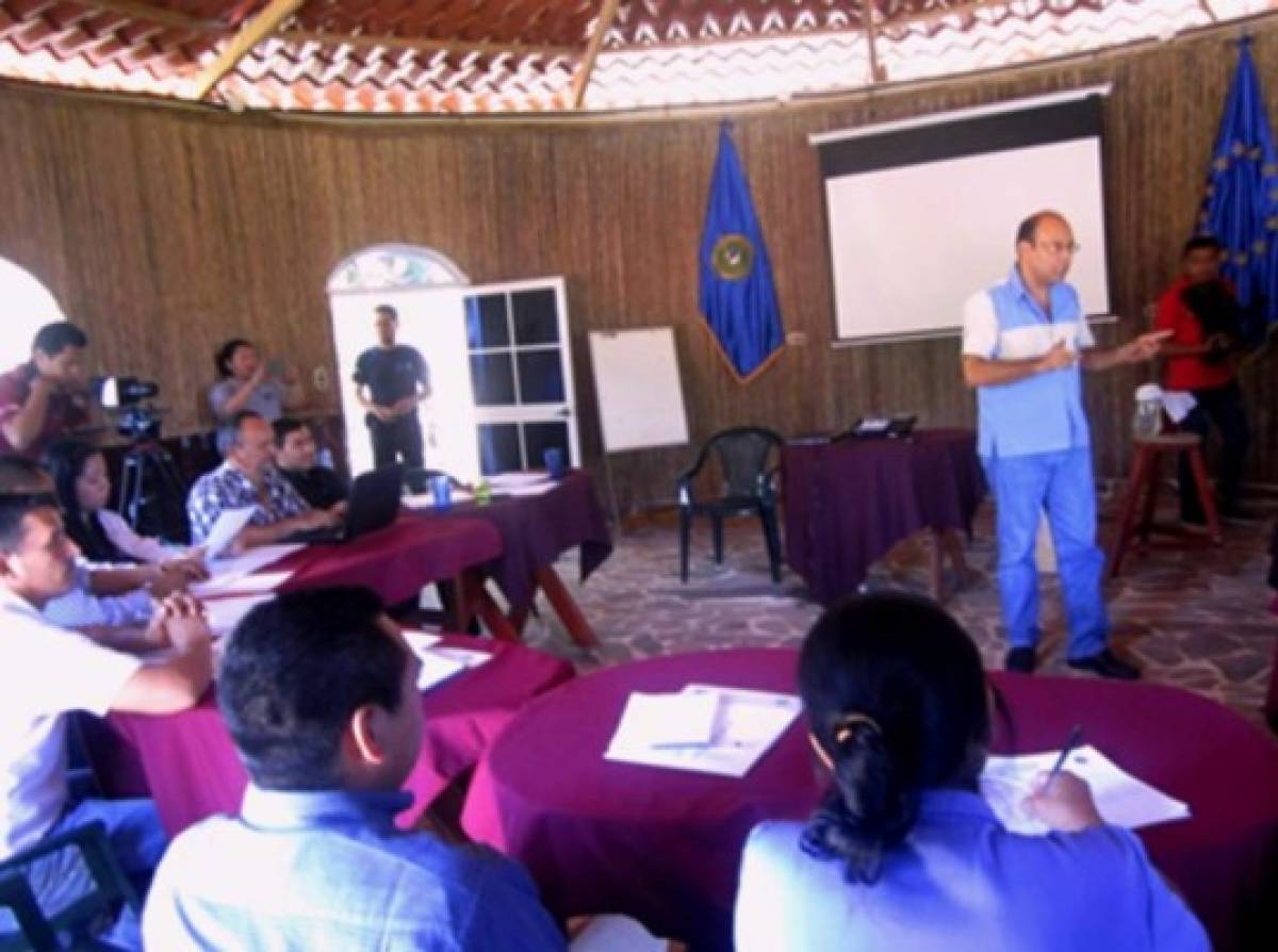 El Salvador y La Paz buscan alianza para ejecutar proyectos