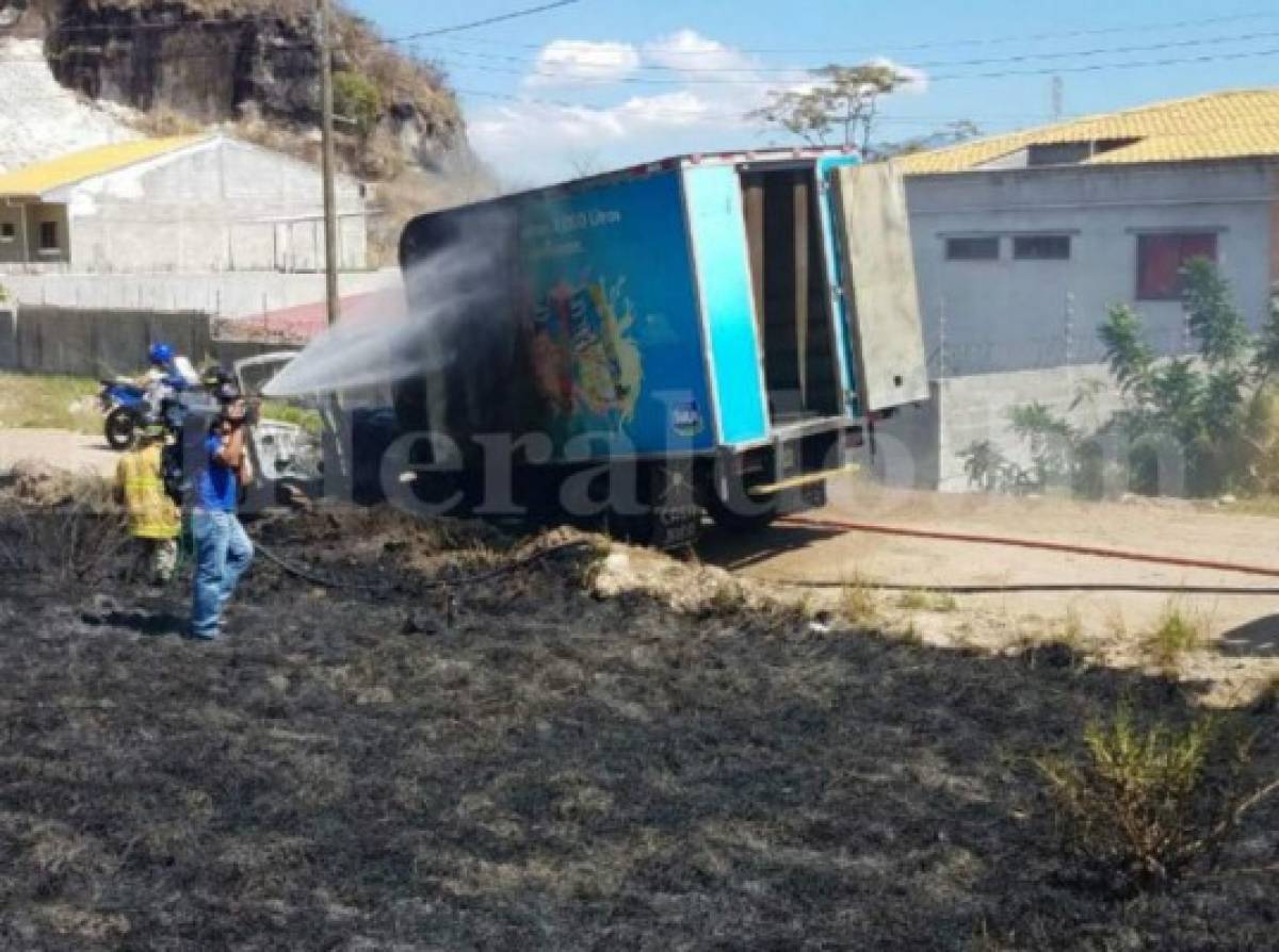 Honduras: Incendian otro vehículo repartidor de lácteos en Tegucigalpa