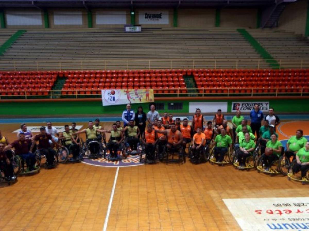 Exitosa jornada de baloncesto sobre silla de ruedas...