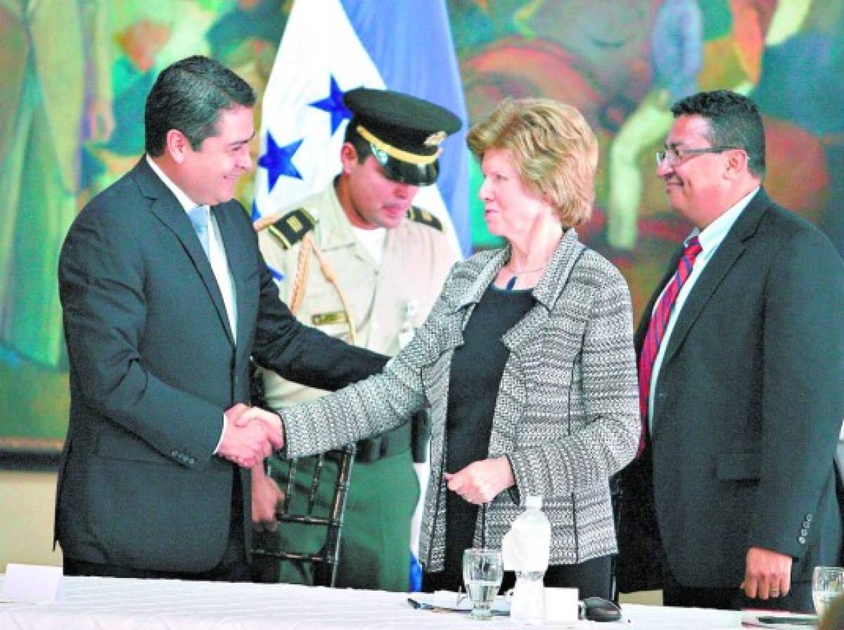 Honduras suscribe convenio para promover la transparencia