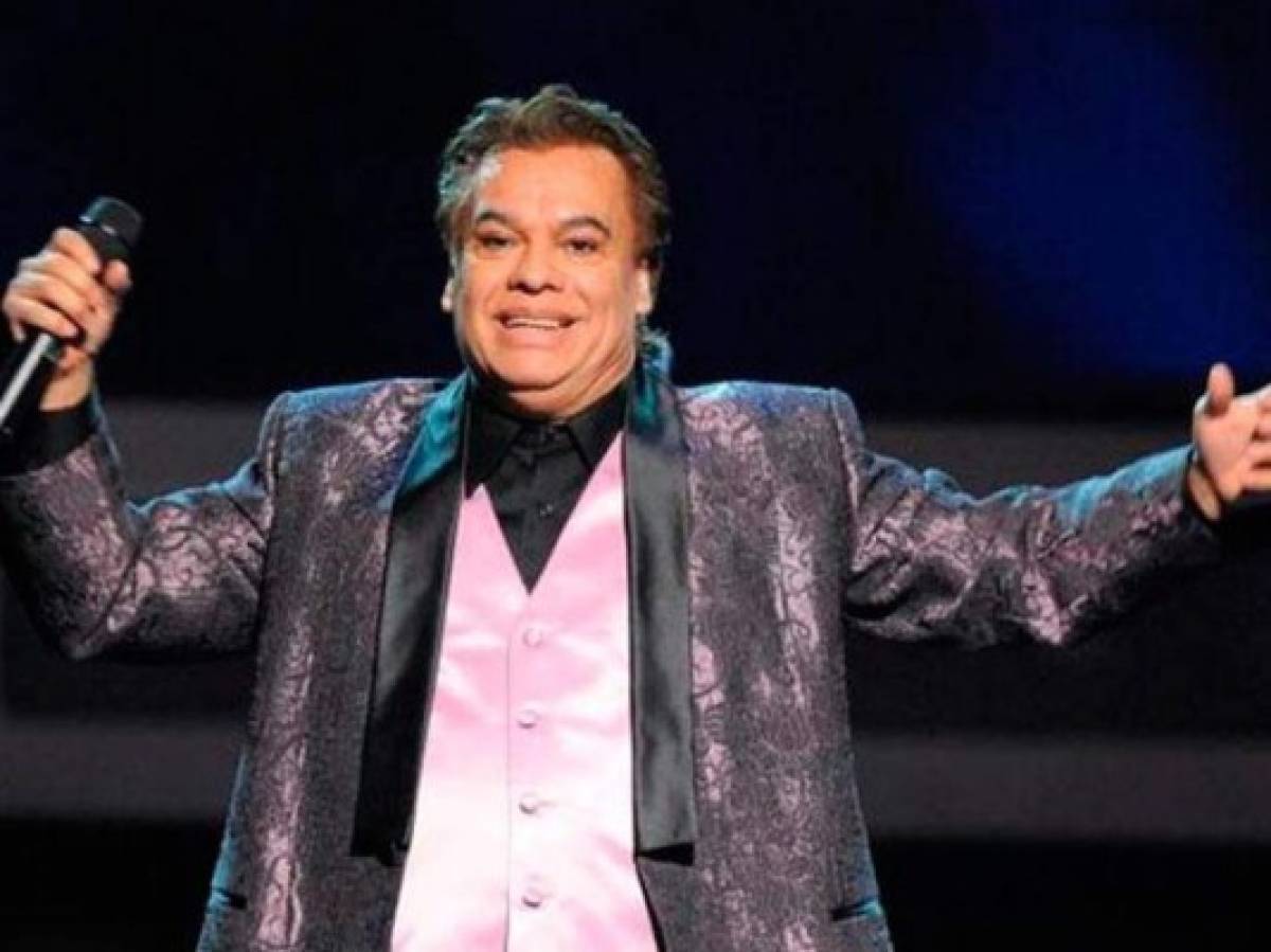 Juan Gabriel deshereda a su hijo Alberto Aguilera