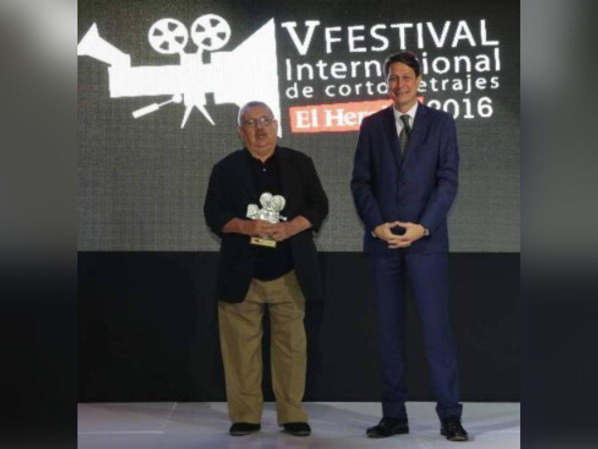 En la gala del Festival de Cortos EL HERALDO 2016 al recibir el galardón como Mejor actor.